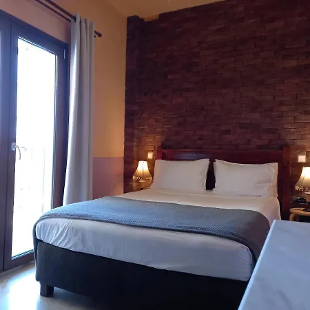 Mini-hôtel Mythos 3*