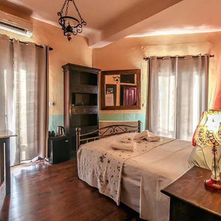 Mythos Mini-hôtel 3*