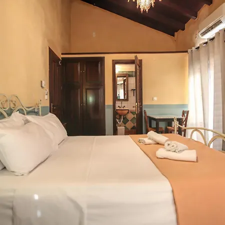 Mythos Mini-hôtel 3*