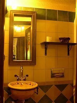 Mythos Mini-hôtel 3*